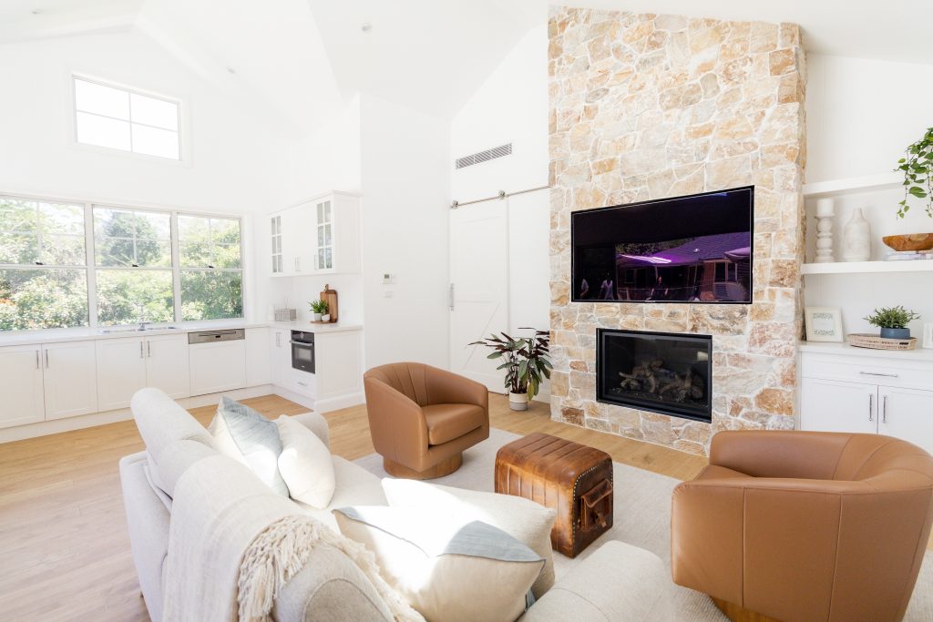 Lounge area and kitchen